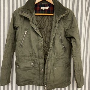 Moss/army green light jacket with corduroy collar